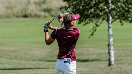 Spelar golf med friskvårdsbidrag